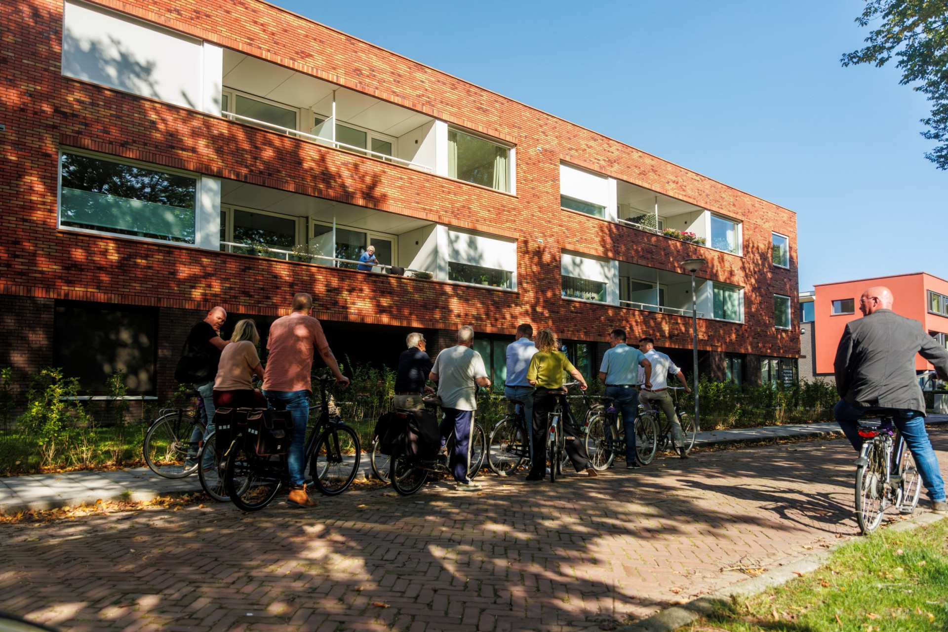 Fietstocht met RvC en huurdersorganisatie langs project Polmanstraat